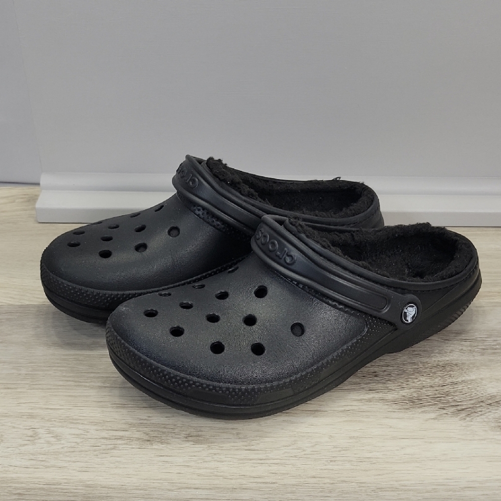 Black Clogs with Fleece Lining